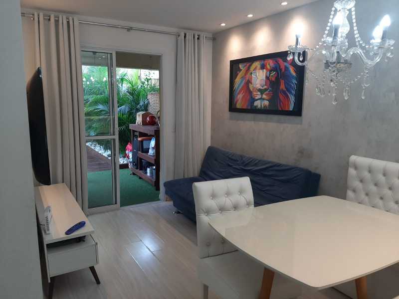 Apartamento à venda com 2 quartos, 70m² - Foto 4