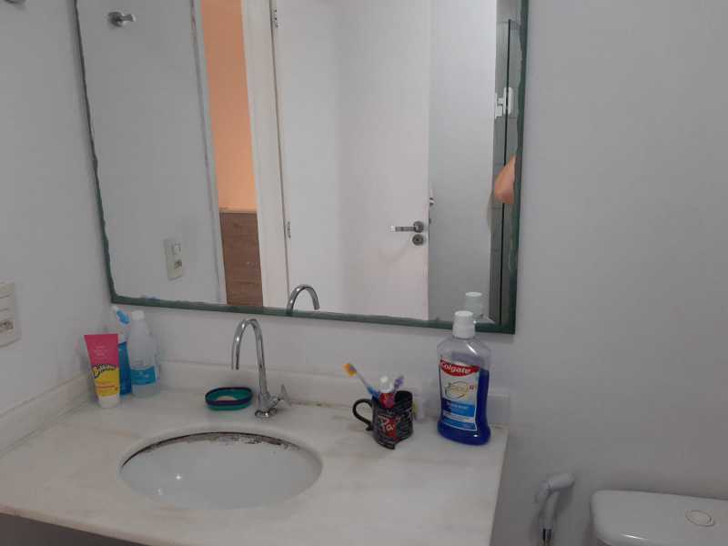 Apartamento à venda com 2 quartos, 70m² - Foto 18