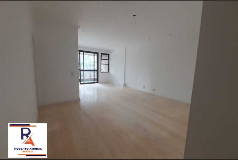 Apartamento à venda com 3 quartos, 140m² - Foto 2