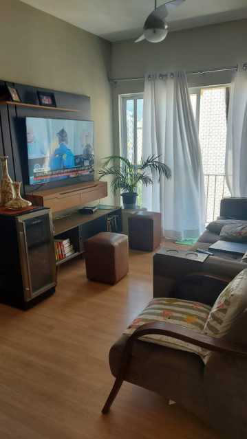 Apartamento à venda com 2 quartos, 72m² - Foto 3