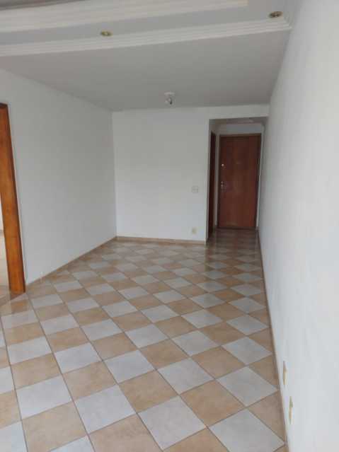 Apartamento à venda com 2 quartos, 62m² - Foto 3