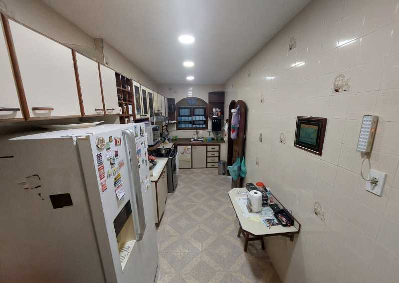 Casa Comercial à venda com 3 quartos, 201m² - Foto 13