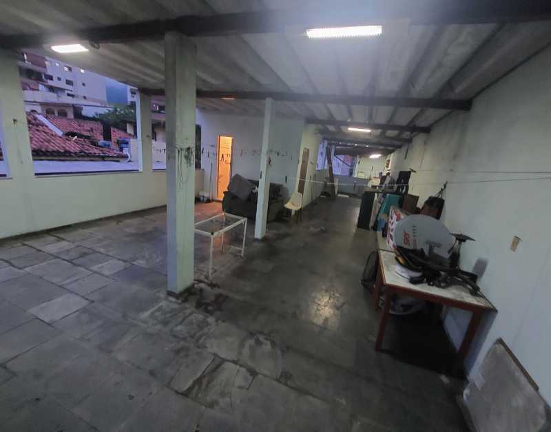 Casa Comercial à venda com 3 quartos, 201m² - Foto 17