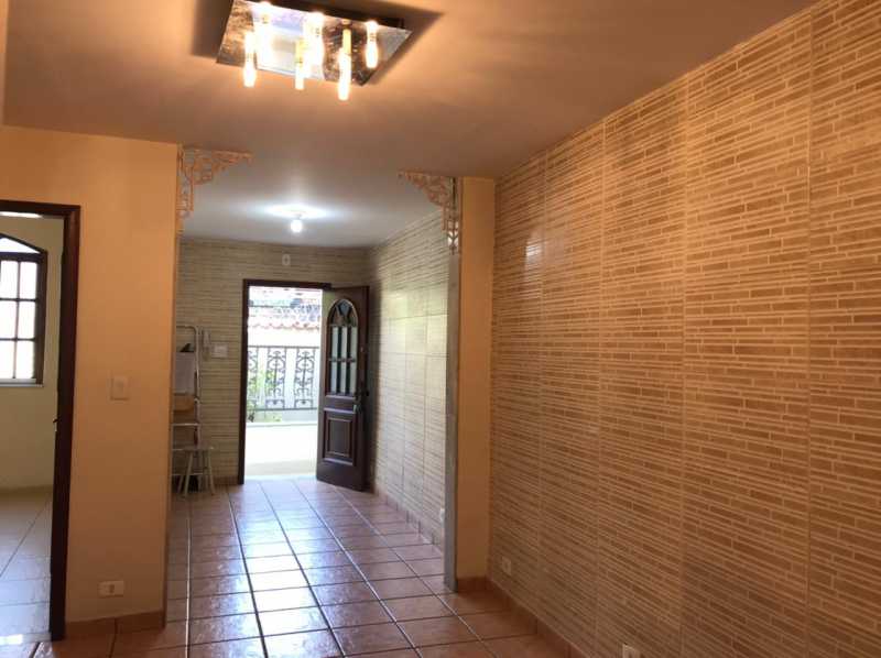 Casa à venda com 3 quartos, 217m² - Foto 1