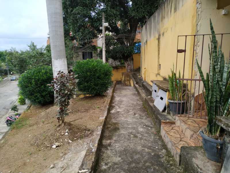 Casa de Vila à venda com 1 quarto, 80m² - Foto 2