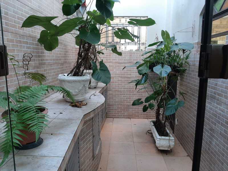 Casa à venda com 4 quartos, 310m² - Foto 16