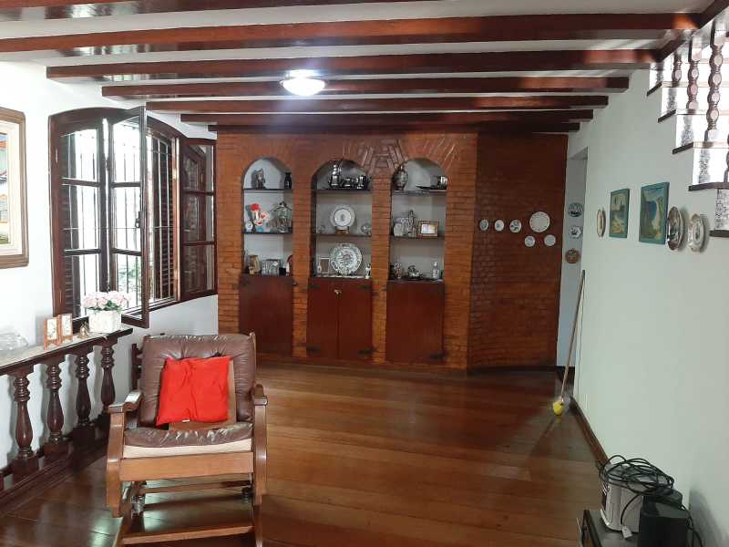 Casa à venda com 4 quartos, 310m² - Foto 2