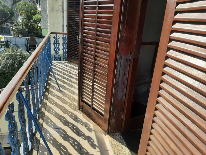 Casa à venda com 4 quartos, 310m² - Foto 14