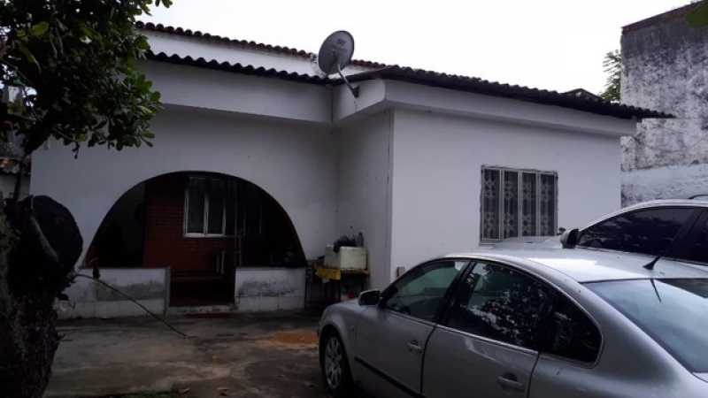 Casa à venda com 4 quartos, 99m² - Foto 1