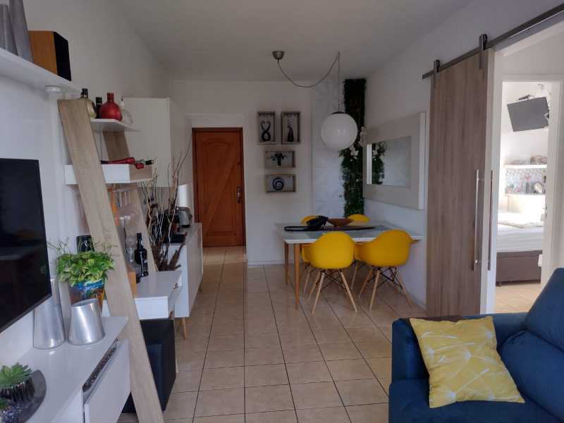 Apartamento à venda com 2 quartos, 63m² - Foto 2