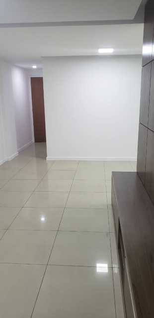 Apartamento à venda com 4 quartos, 104m² - Foto 2