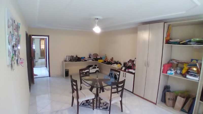 Casa de Condomínio à venda com 4 quartos, 321m² - Foto 10