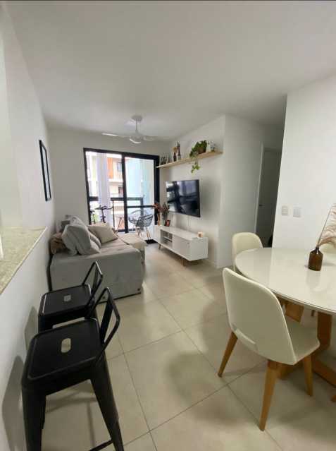 Apartamento à venda com 2 quartos, 74m² - Foto 4