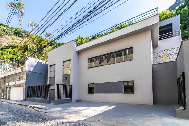 Casa à venda com 6 quartos, 677m² - Foto 1