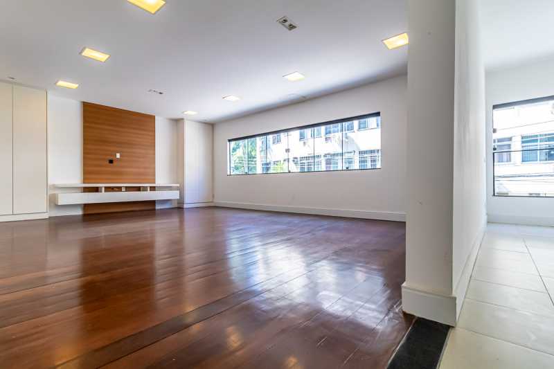 Casa à venda com 6 quartos, 677m² - Foto 2