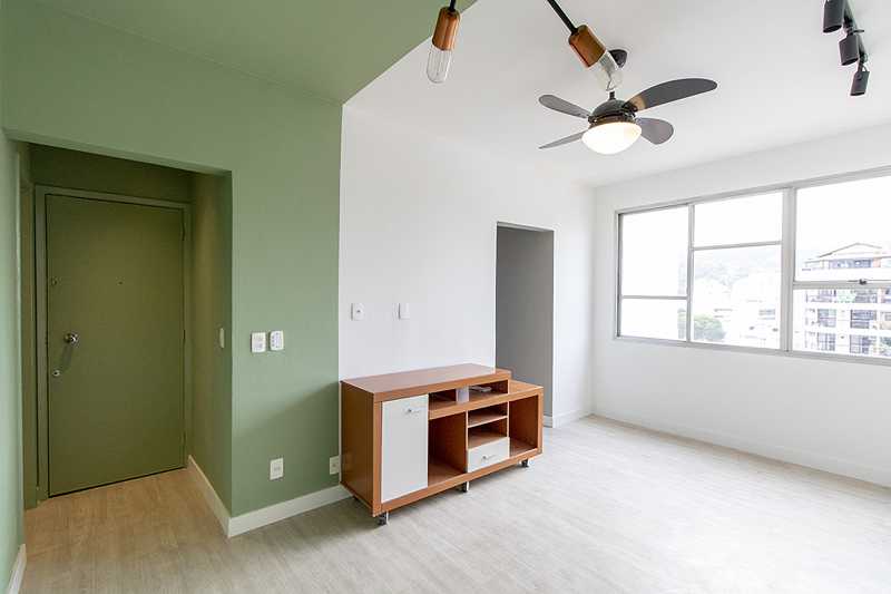 Apartamento à venda com 2 quartos, 70m² - Foto 14