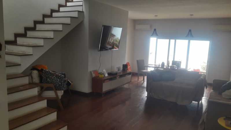 Casa de Condomínio à venda com 4 quartos, 246m² - Foto 23