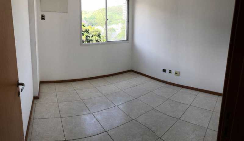 Apartamento à venda com 2 quartos, 62m² - Foto 10