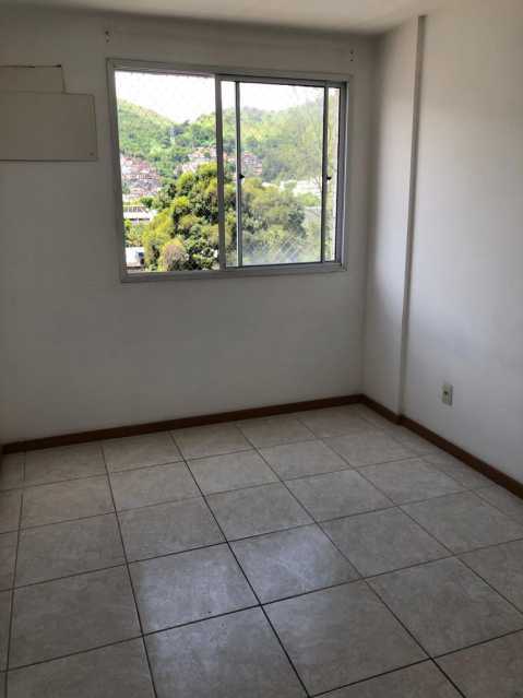 Apartamento à venda com 2 quartos, 62m² - Foto 11