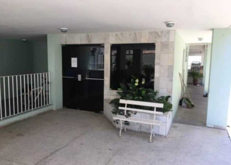 Apartamento à venda com 2 quartos, 68m² - Foto 2