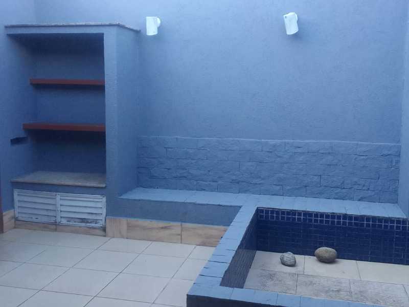 Casa de Condomínio à venda com 3 quartos, 360m² - Foto 18