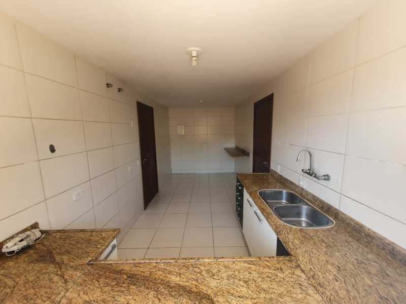 Casa de Condomínio à venda com 4 quartos, 230m² - Foto 15