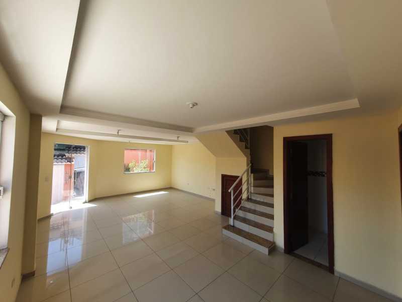 Casa de Condomínio à venda com 4 quartos, 230m² - Foto 8