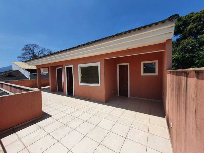 Casa de Condomínio à venda com 4 quartos, 230m² - Foto 2