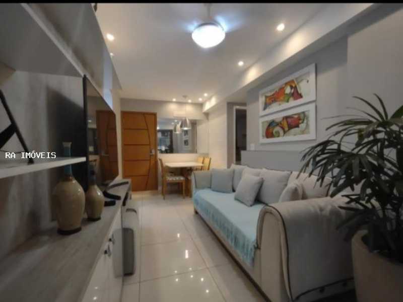 Apartamento à venda com 2 quartos, 68m² - Foto 4