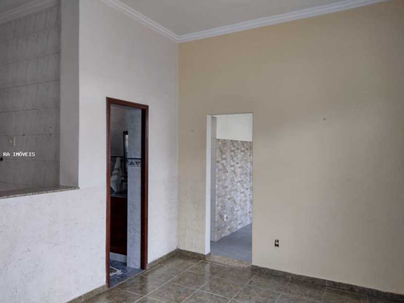 Casa à venda com 3 quartos, 130m² - Foto 1