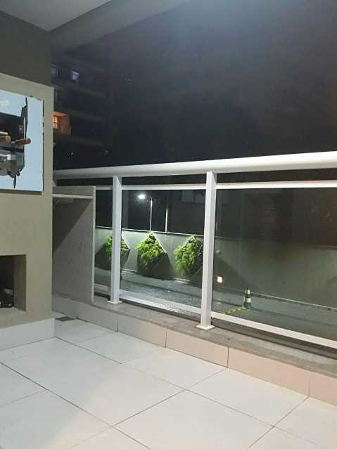 Apartamento à venda com 2 quartos, 64m² - Foto 1