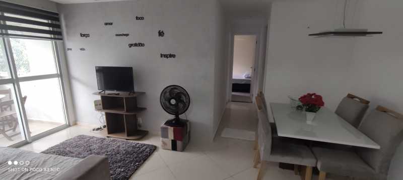 Apartamento à venda com 2 quartos, 64m² - Foto 4