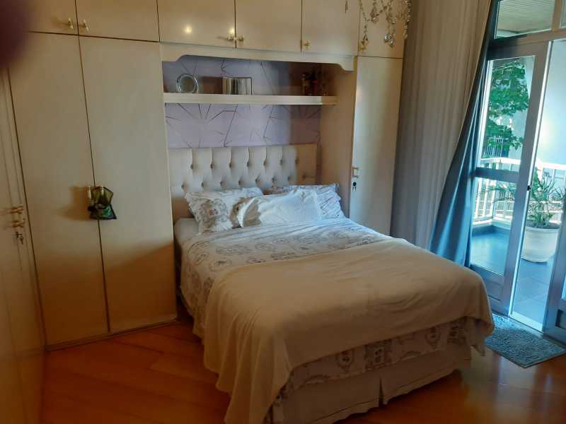 Apartamento à venda com 4 quartos, 180m² - Foto 11