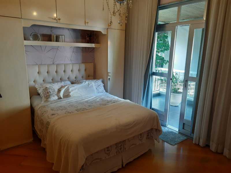 Apartamento à venda com 4 quartos, 180m² - Foto 12