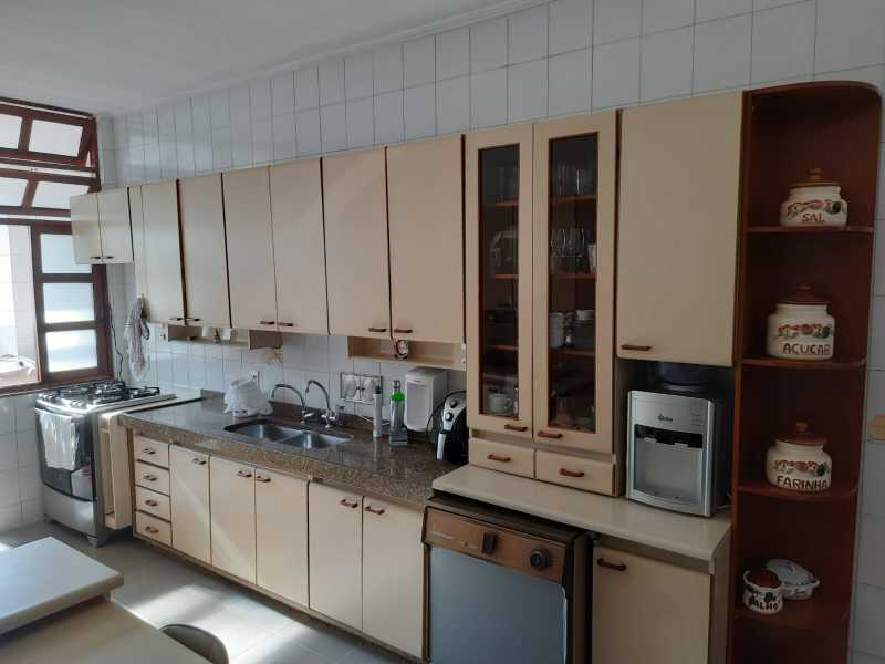 Apartamento à venda com 4 quartos, 180m² - Foto 9