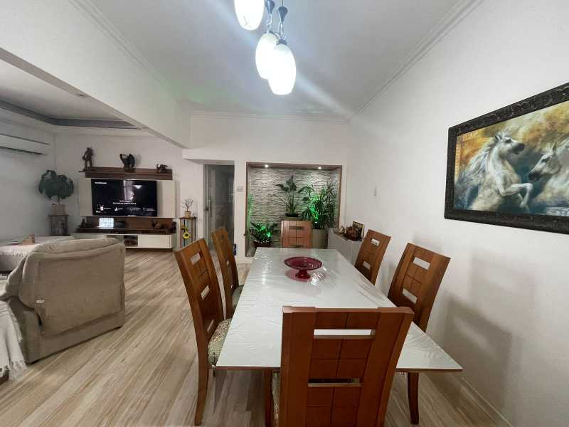 Casa à venda com 5 quartos, 269m² - Foto 2