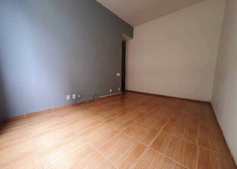 Apartamento à venda com 2 quartos, 70m² - Foto 3