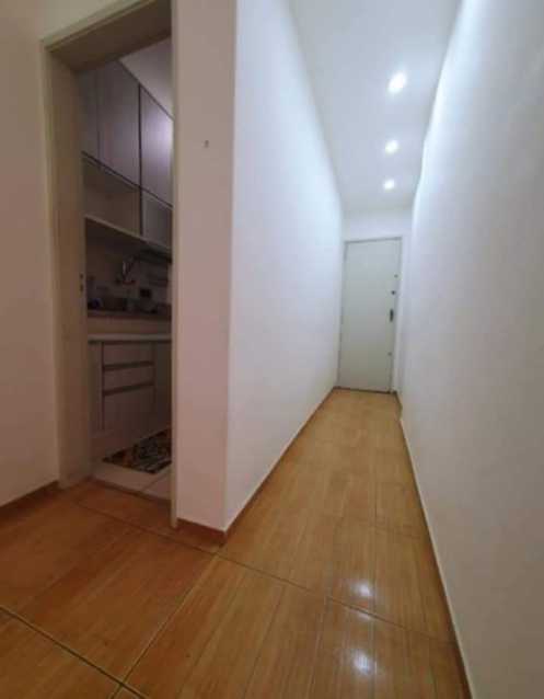 Apartamento à venda com 2 quartos, 70m² - Foto 4