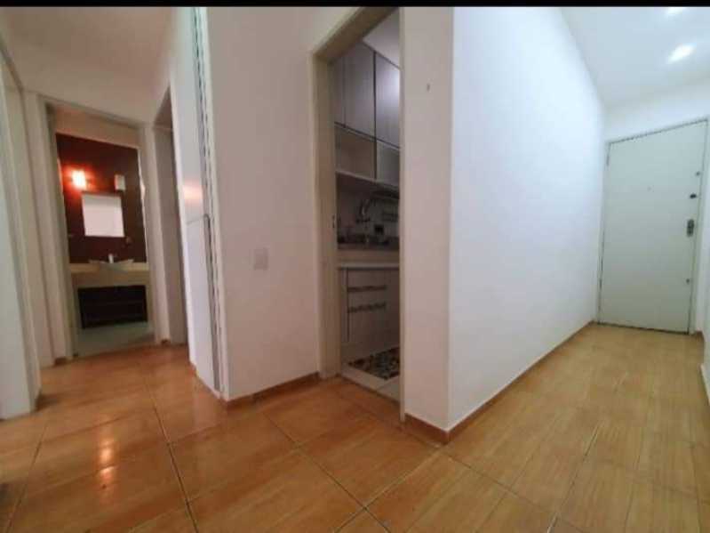 Apartamento à venda com 2 quartos, 70m² - Foto 9