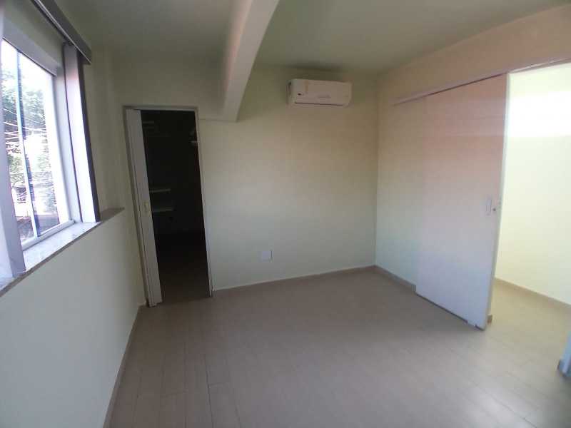 Casa à venda com 3 quartos, 182m² - Foto 14