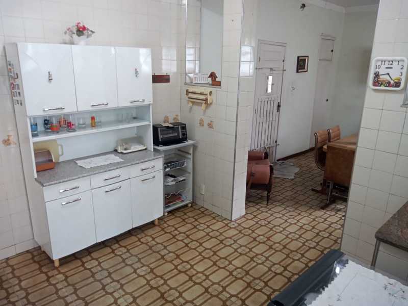 Casa à venda com 3 quartos, 221m² - Foto 3