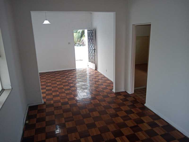 Casa à venda com 3 quartos, 221m² - Foto 11