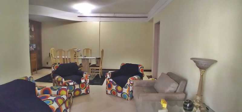 Apartamento à venda com 4 quartos, 155m² - Foto 2