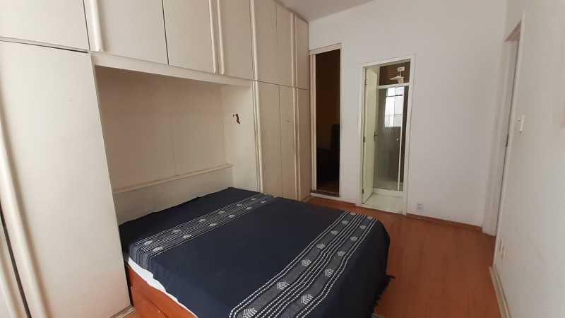 Apartamento à venda com 2 quartos, 72m² - Foto 2