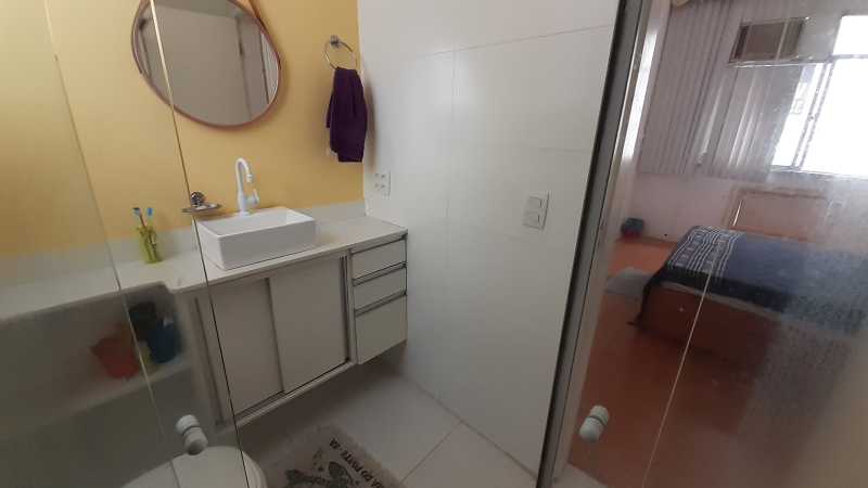 Apartamento à venda com 2 quartos, 72m² - Foto 4