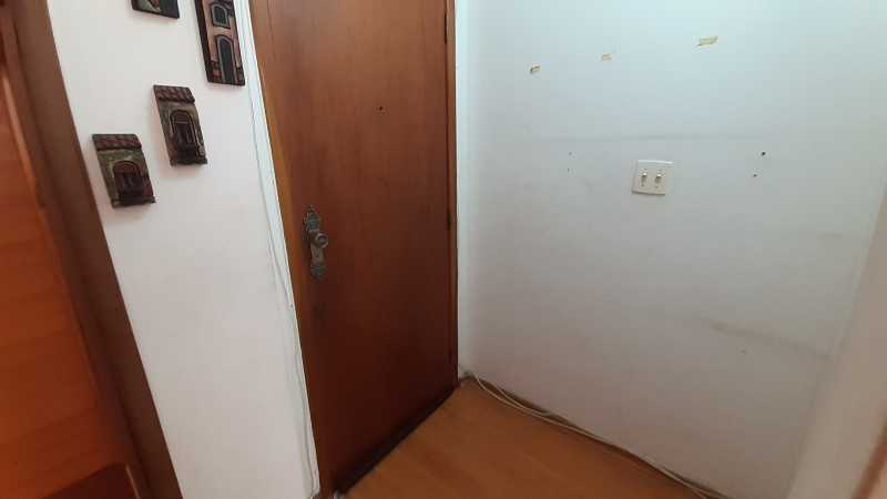 Apartamento à venda com 2 quartos, 72m² - Foto 22