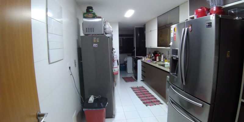 Apartamento à venda com 4 quartos, 150m² - Foto 3