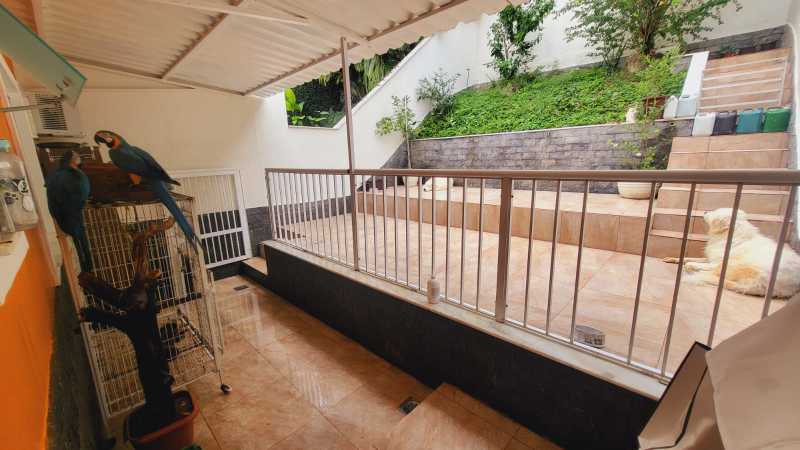 Casa de Condomínio à venda com 4 quartos, 210m² - Foto 25