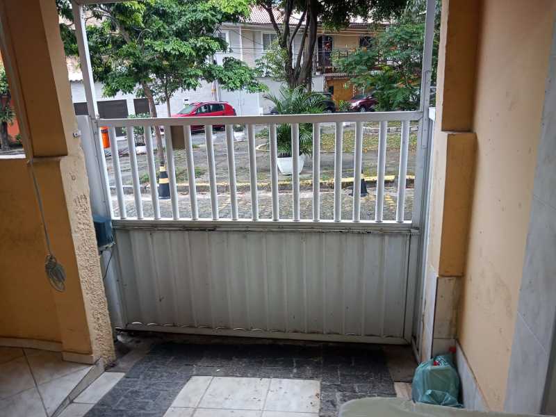 Casa de Condomínio para alugar com 4 quartos, 200m² - Foto 5