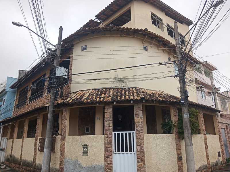 Casa de Condomínio para alugar com 4 quartos, 200m² - Foto 2